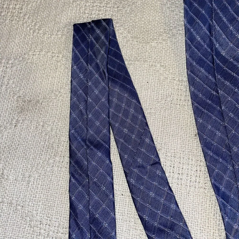 Hugo Boss Dress Tie Men’s Size 59 Long 3 Wide Blue Striped 100% Silk Italy